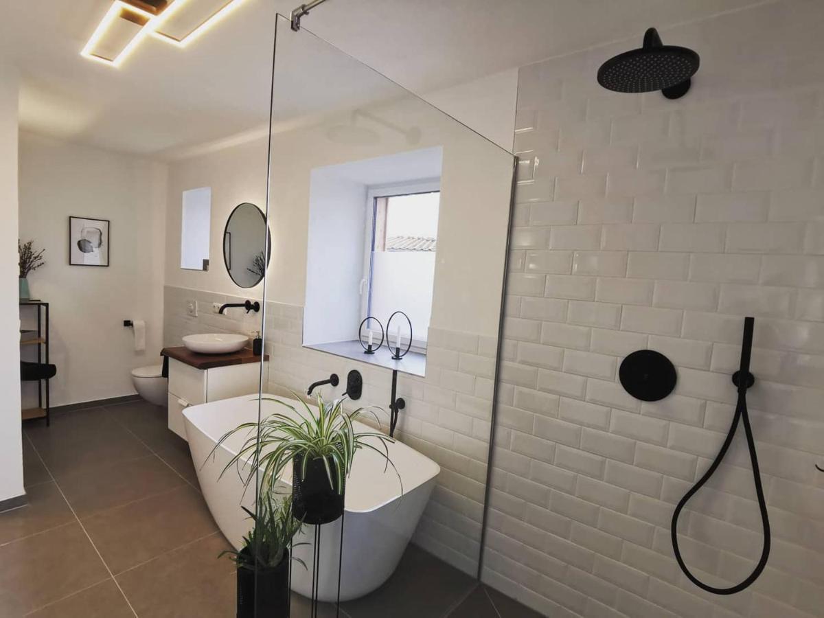 Moderne Ferienwohnungen Mit Designbad Petting Екстериор снимка